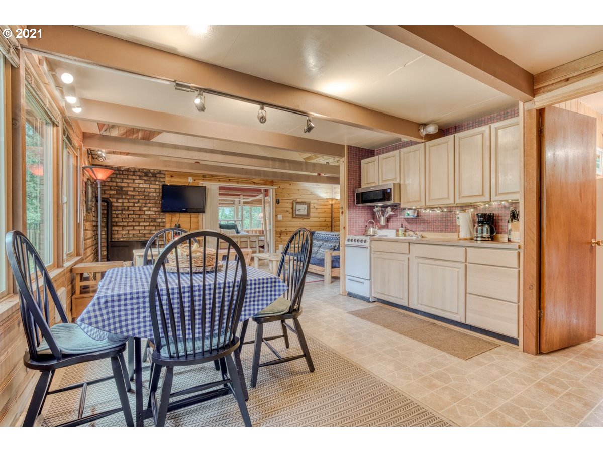64395 East Barlow Trail Road Rhododendron, OR 97049 - Photo 8 of 32 Gallery Image 8