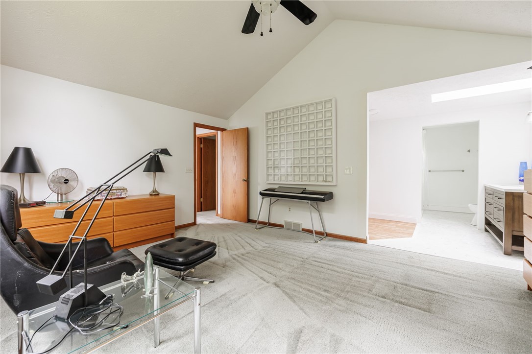 37 Freshfield Rise Perinton, NY 14450 - Photo 22 of 42 Primary suite