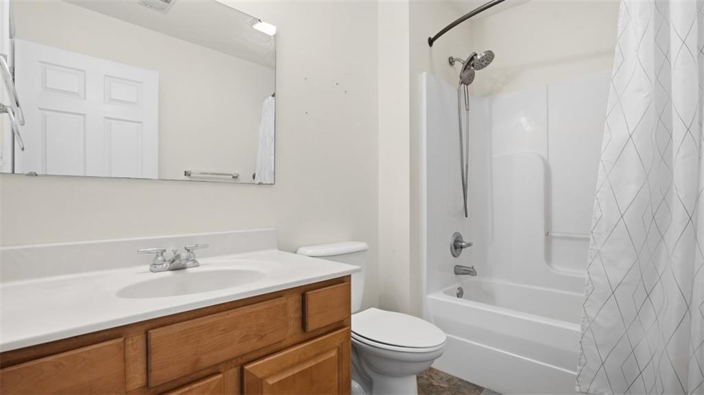 607 Locust Street Coraopolis, PA 15108 - Photo 12 of 18 a bathroom with a sink toilet and shower