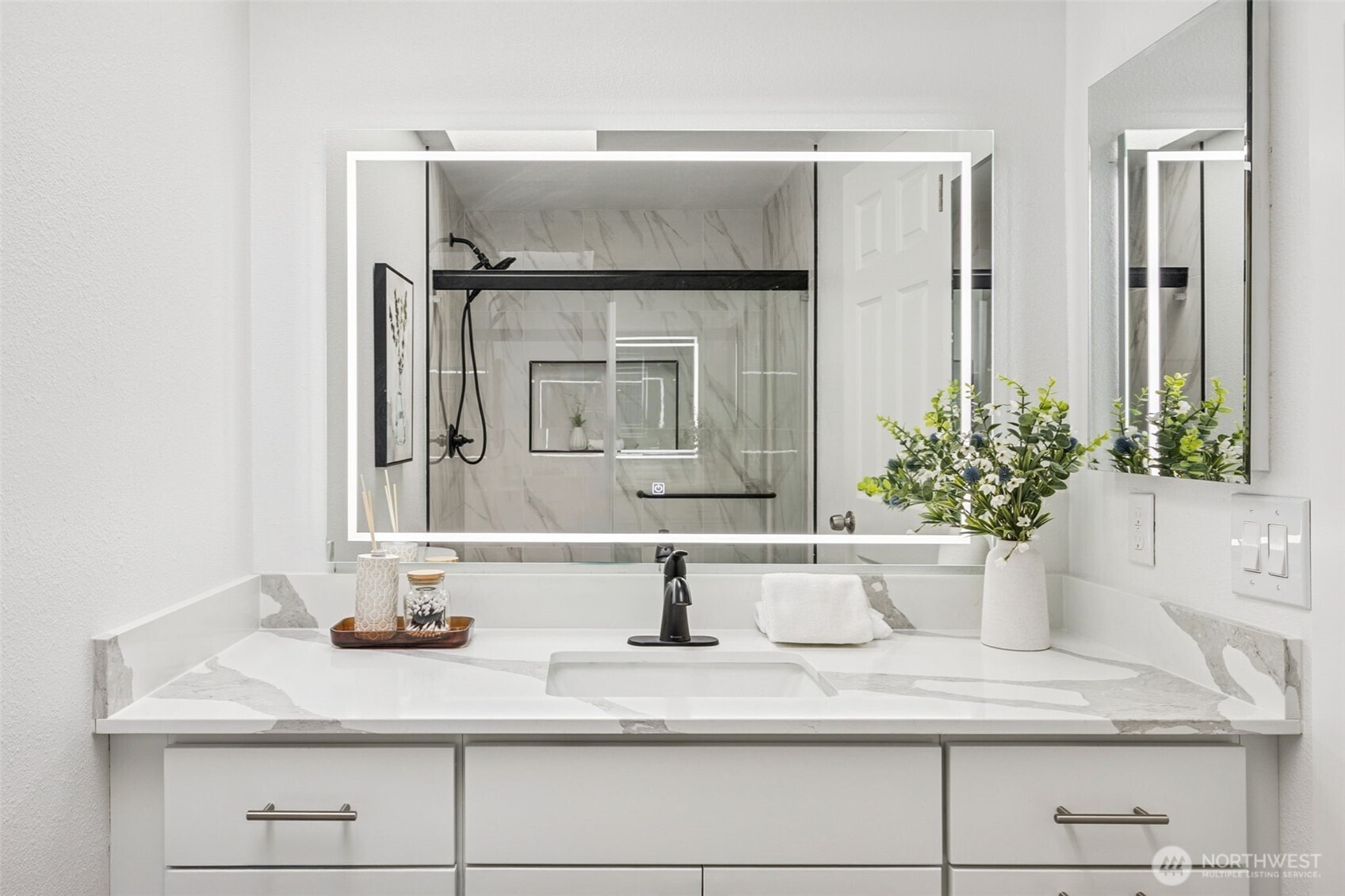 7002 42nd Avenue South Seattle, WA 98118 - Photo 12 of 32