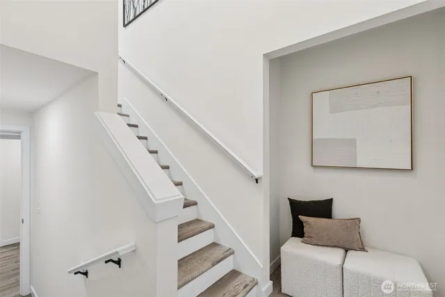 $1,079,000 | 7002 42nd Avenue South, Seattle, WA 98118