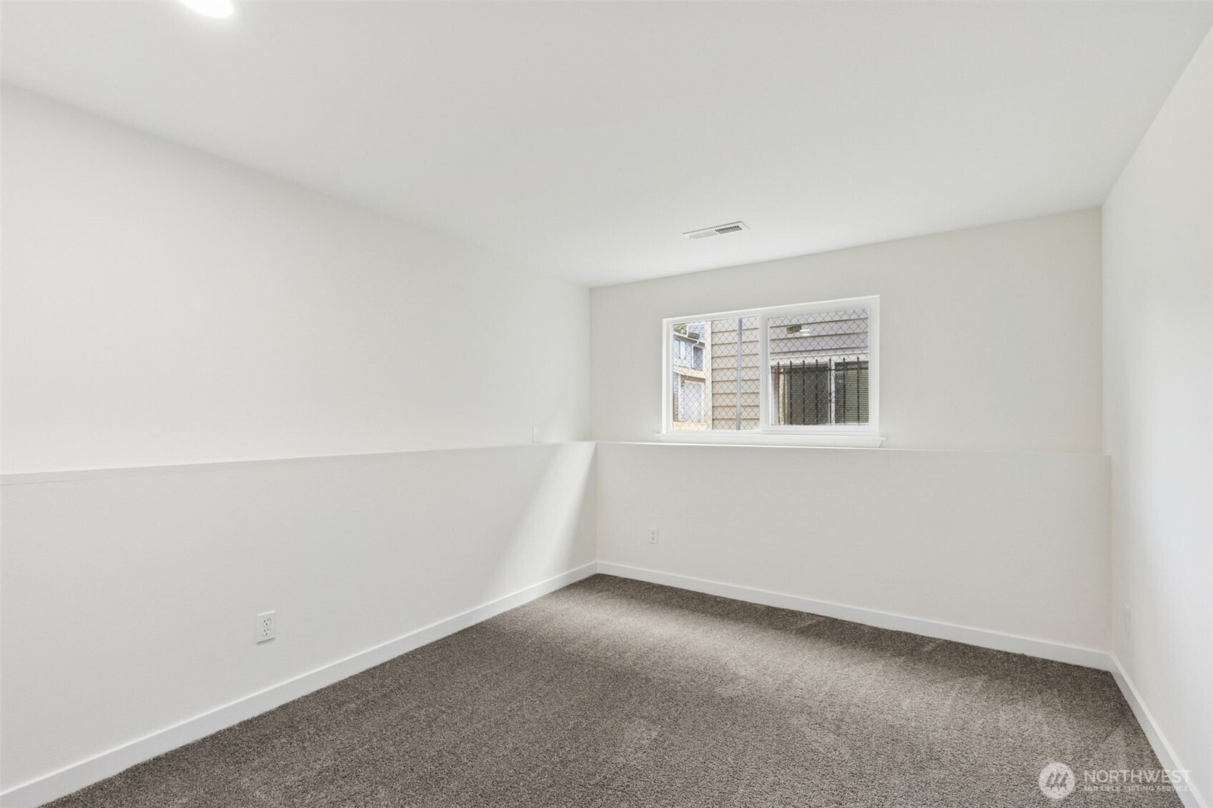 7002 42nd Avenue South Seattle, WA 98118 - Photo 29 of 32