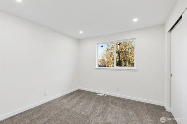 $1,079,000 | 7002 42nd Avenue South, Seattle, WA 98118