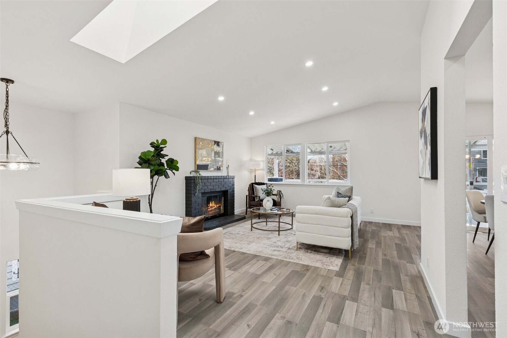 7002 42nd Avenue South Seattle, WA 98118 - Photo 5 of 33