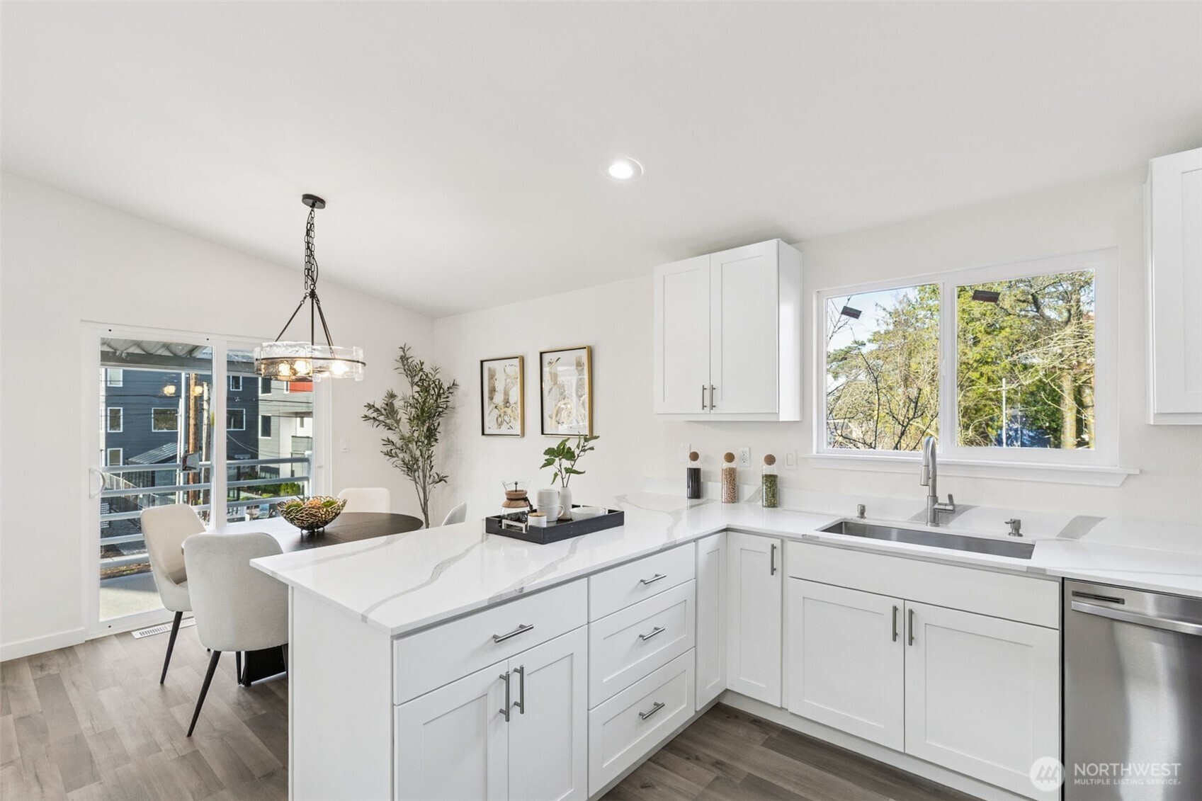 7002 42nd Avenue South Seattle, WA 98118 - Photo 10 of 33