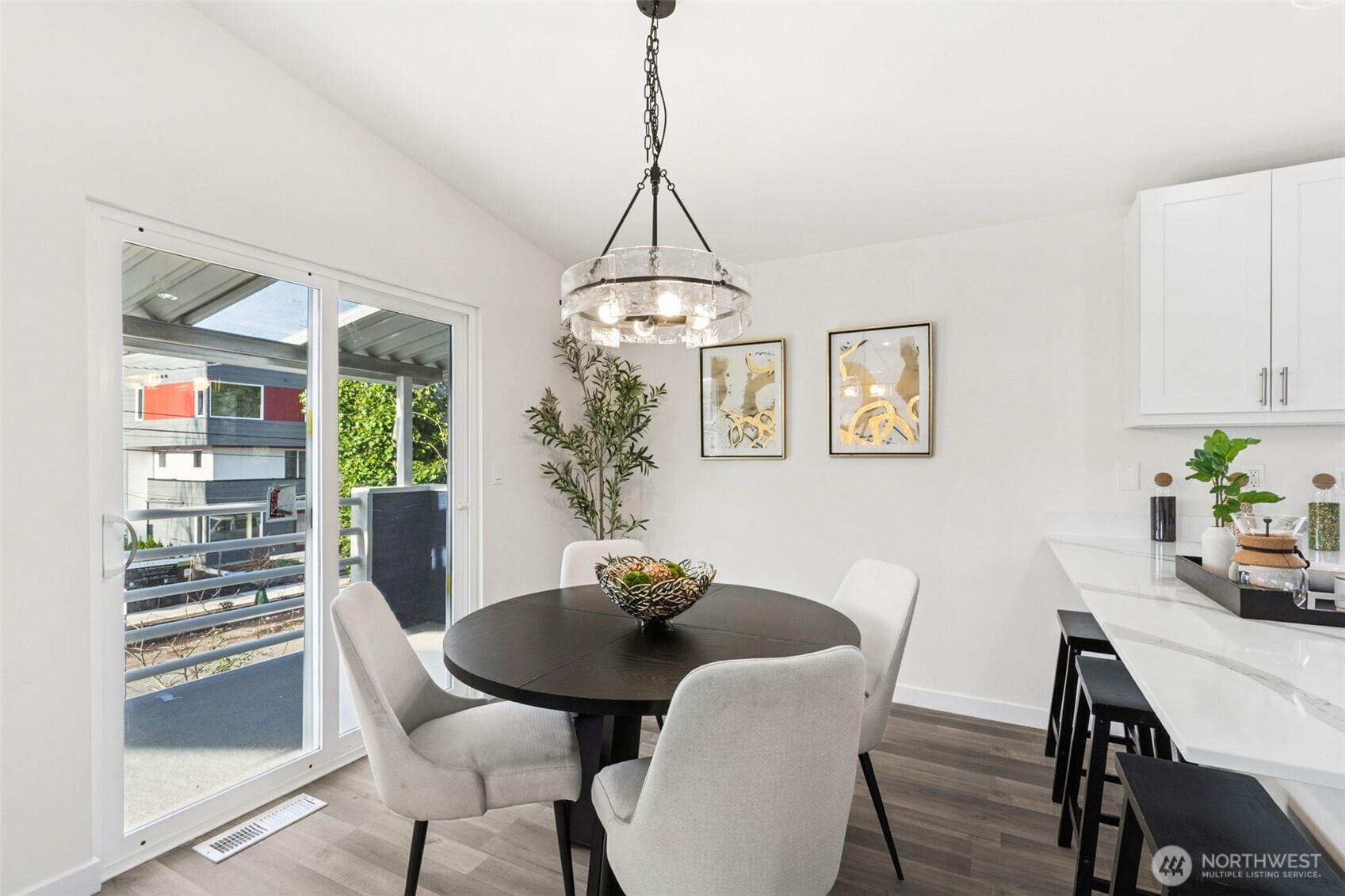 7002 42nd Avenue South Seattle, WA 98118 - Photo 10 of 32