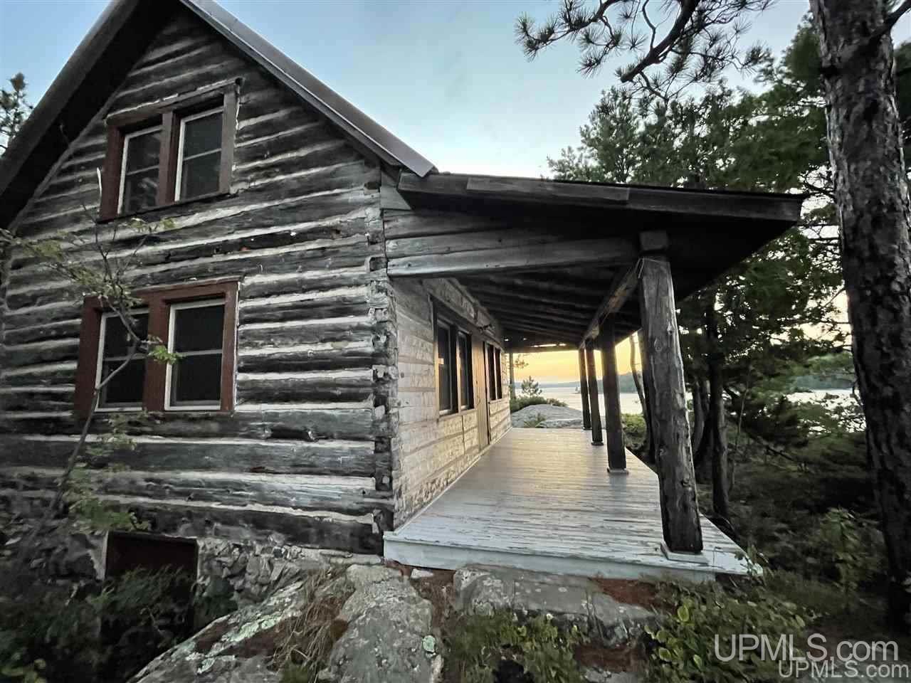 47 Middle Island Point Road Marquette, MI 49855 - Photo 3 of 33