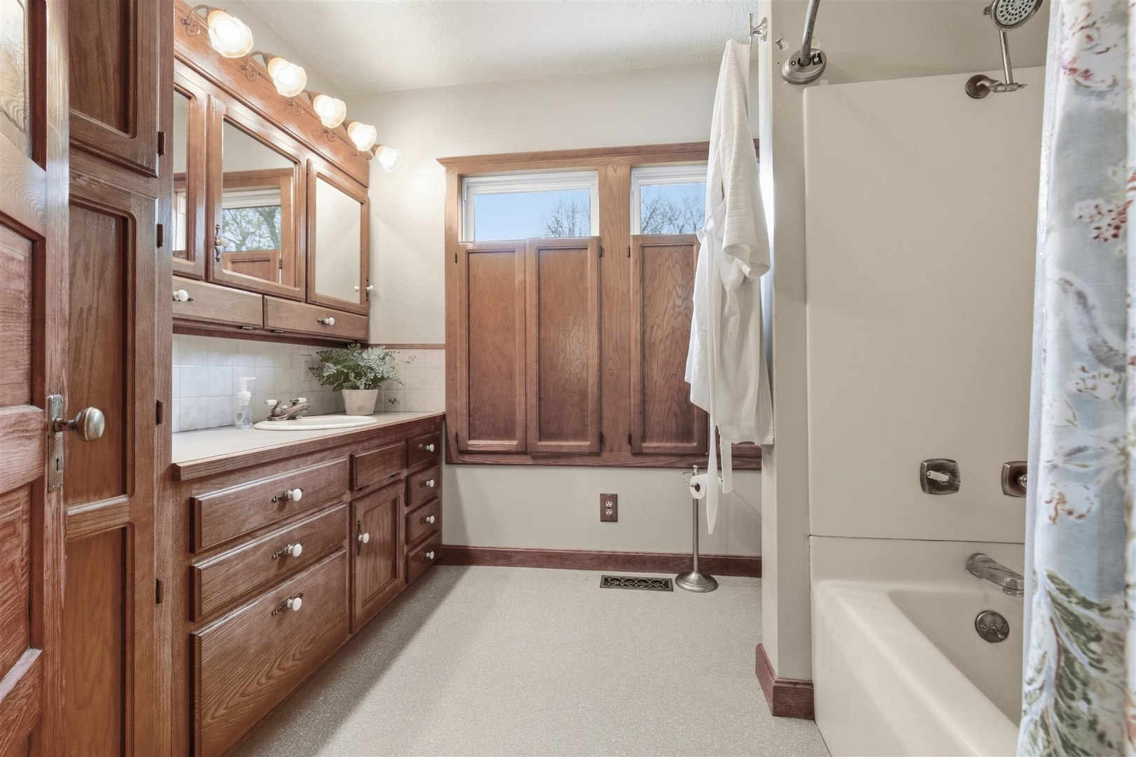766 North Mill Street Pontiac, IL 61764 - Photo 15 of 34