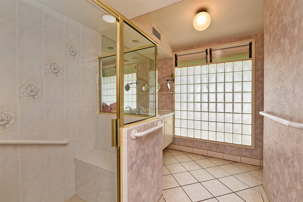 166 Halelo Street Lahaina, HI 96761 - Photo 15 of 27 a bathroom with a shower