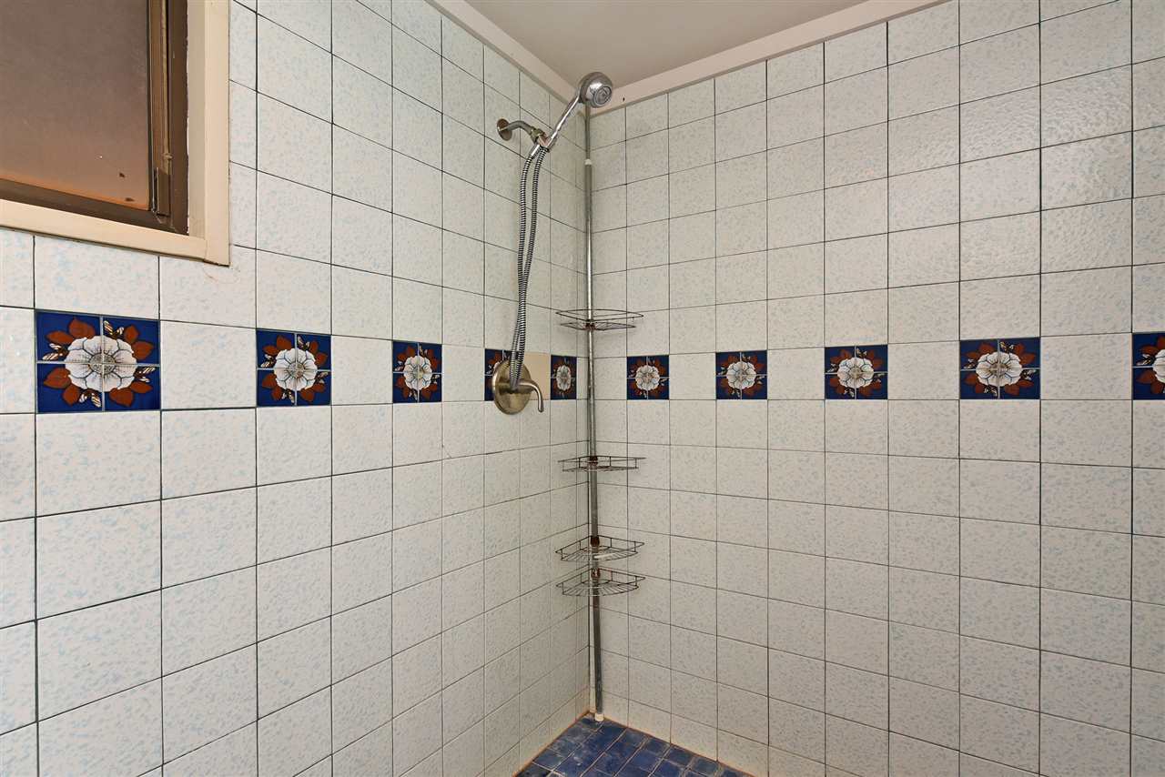 166 Halelo Street Lahaina, HI 96761 - Photo 23 of 27 a bathroom with a shower