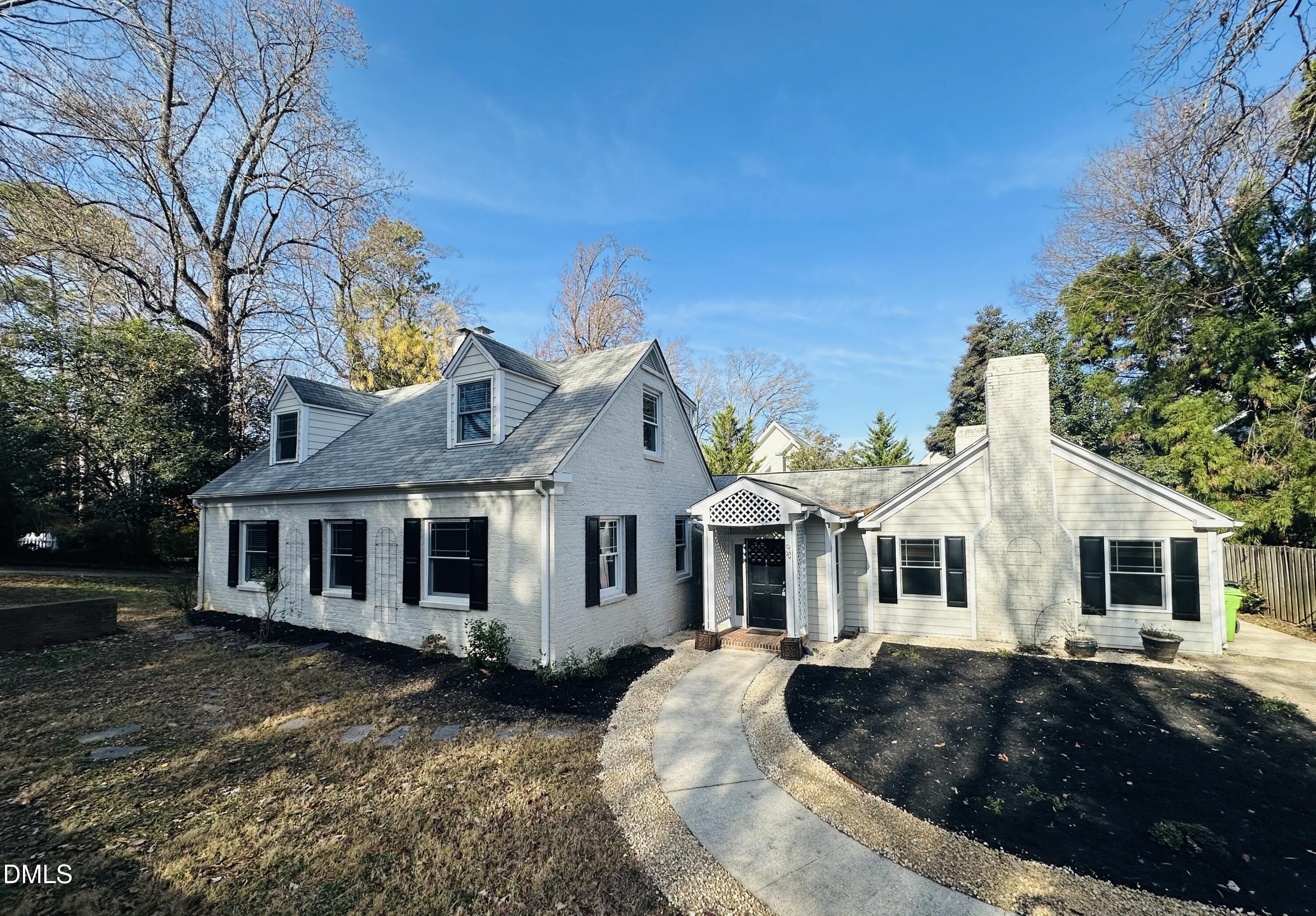 2610 Dover Road Raleigh, NC 27608 - Photo 4 of 53 IMG_5717