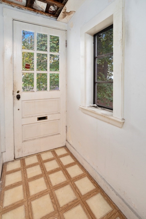 35 Summer Street Saugus, MA 01906 - Photo 4 of 31 an empty room with a window