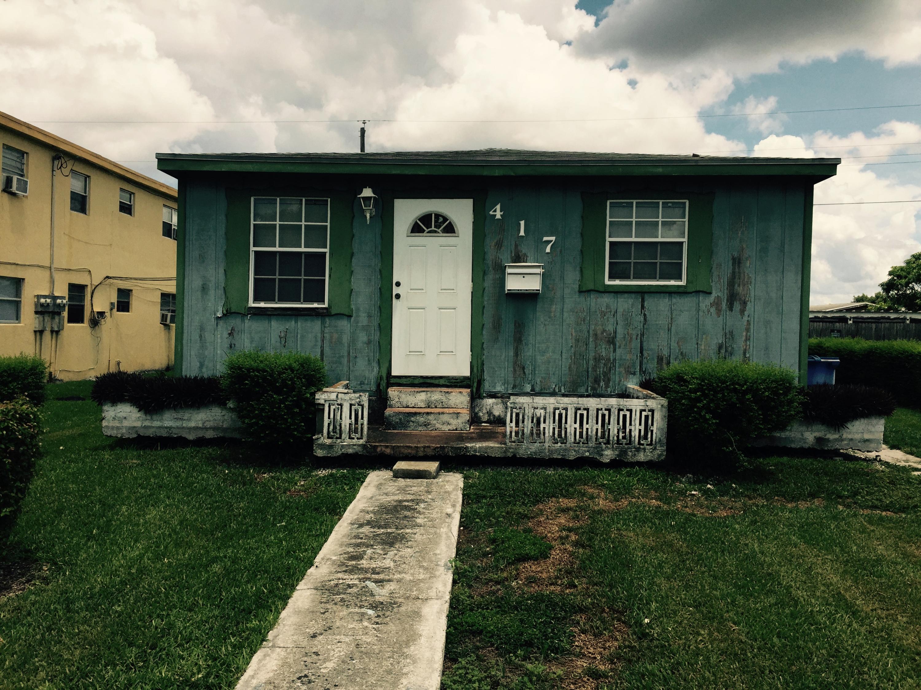 417 North Cocoanut Road Pahokee, FL 33476 - Photo 2 of 2 thornton