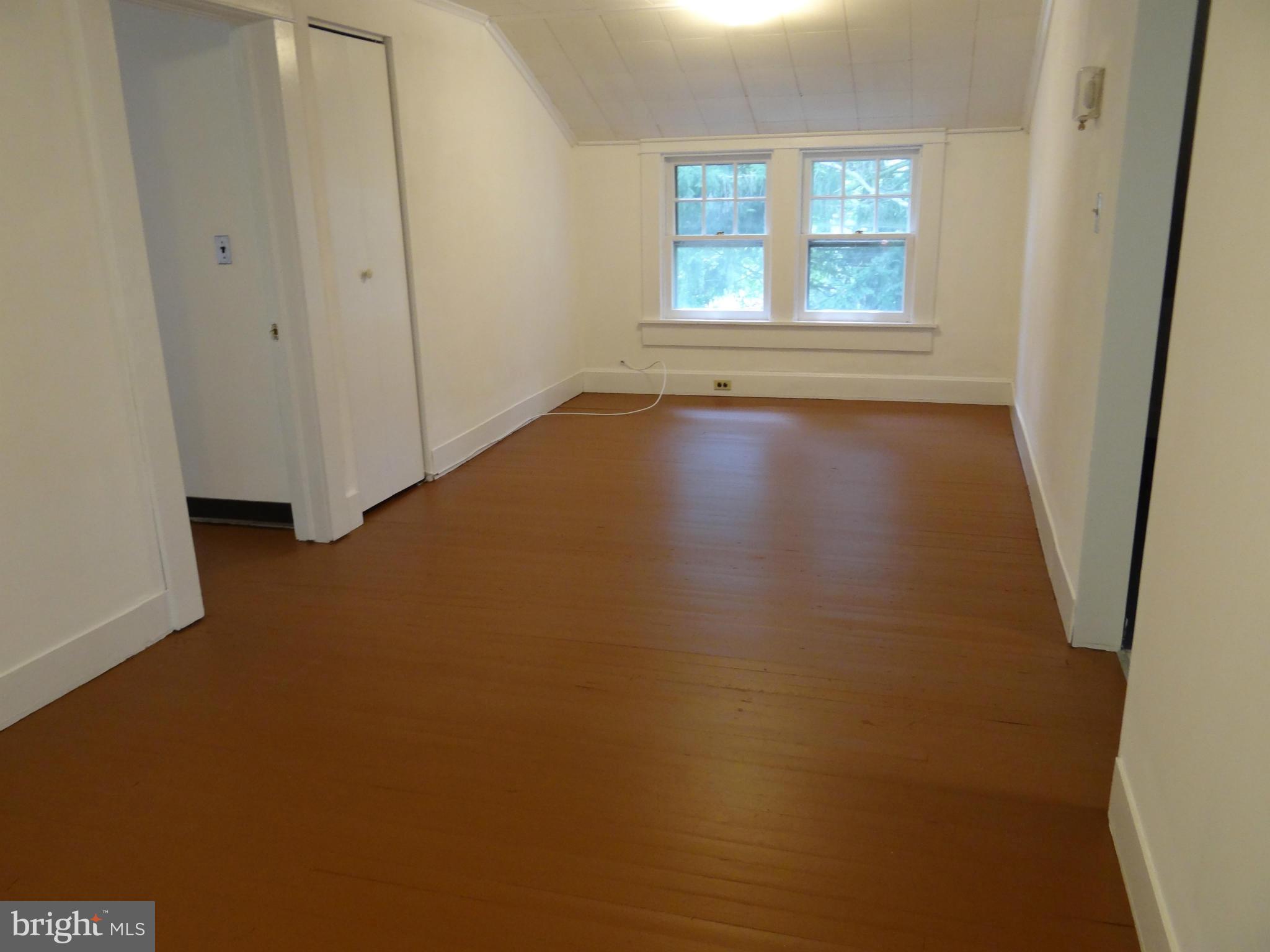 2902 Ridge Road Baltimore, MD 21244 - Photo 16 of 23