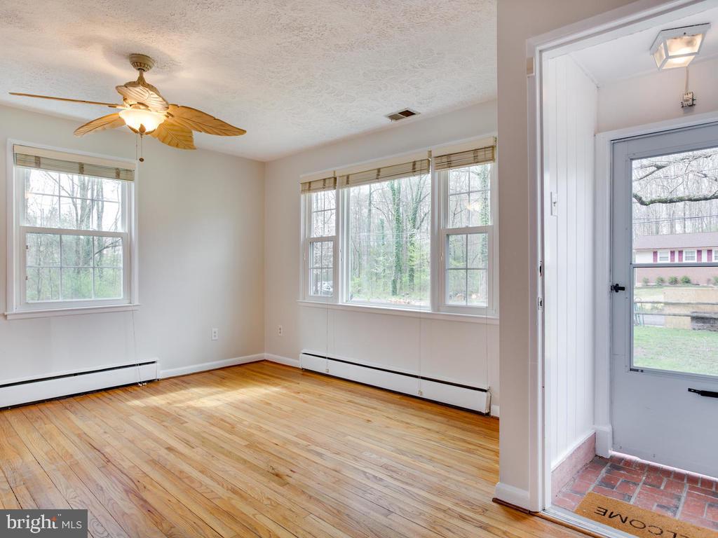 7141 Presley Road Lanham, MD 20706 - Photo 4 of 51 Gallery Image 4