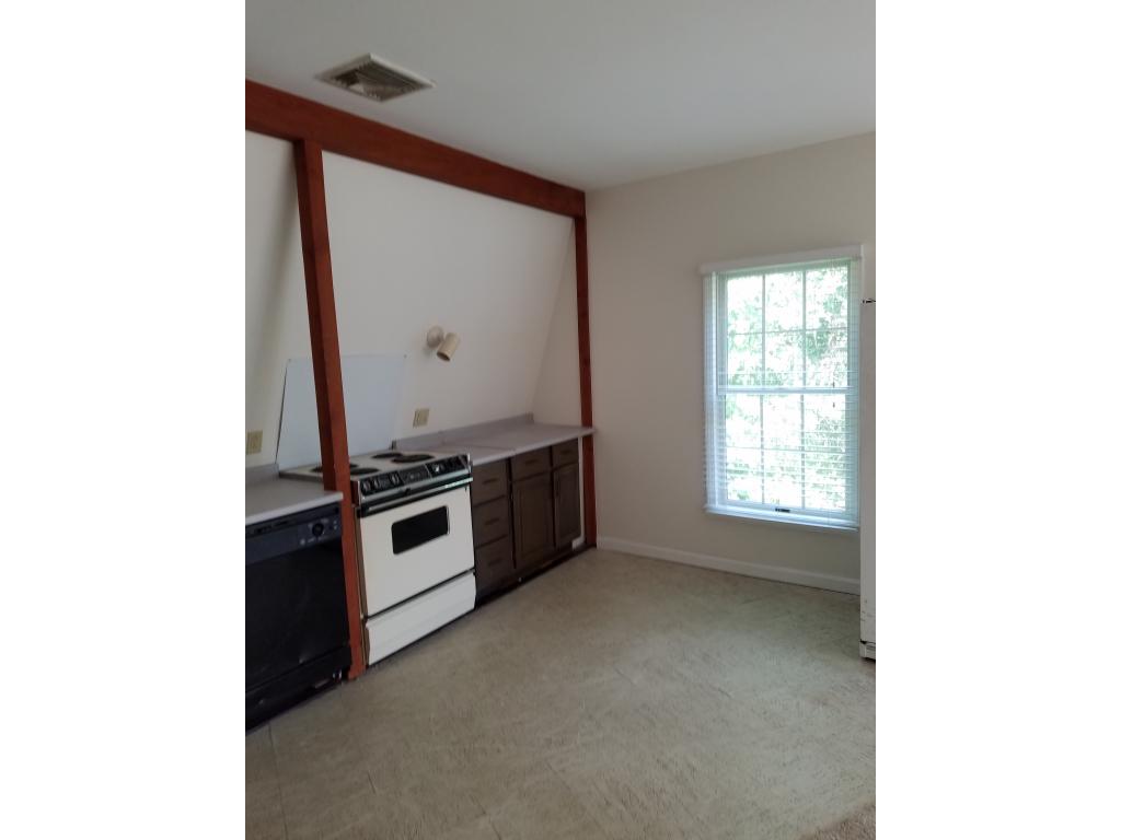 7 Worthley Road Derry, NH 03038 - Photo 14 of 16
