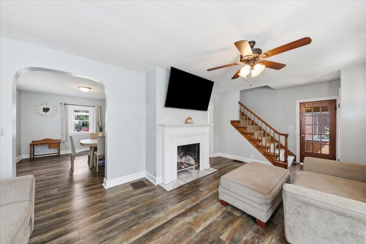 2148 Broadway Street Springfield, OH 45504 - Photo 7 of 55 10-Living