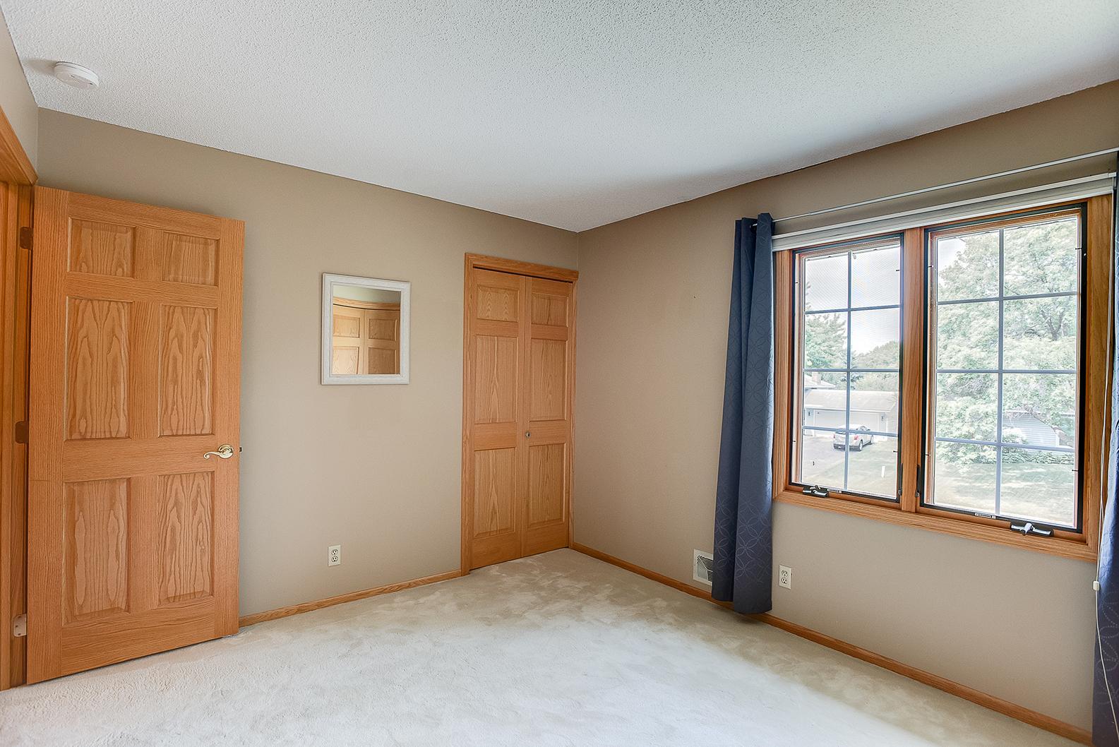 10425 Xylon Road South Bloomington, MN 55438 - Photo 33 of 57
