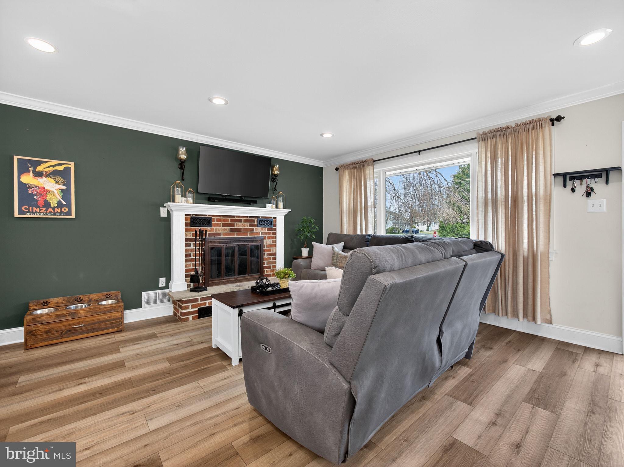840 Walnut Road Warminster, PA 18974 - Photo 3 of 41 Gallery Image 3