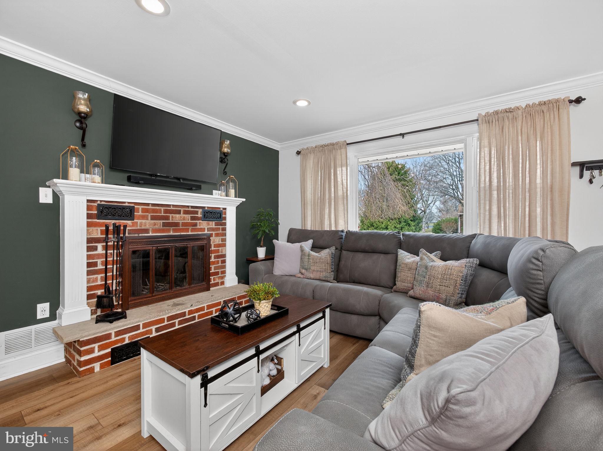840 Walnut Road Warminster, PA 18974 - Photo 4 of 41 Gallery Image 4