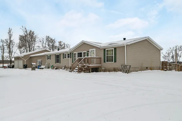 $284,900 | 8153 Gray Lake Road, Oconto Falls, WI 54154