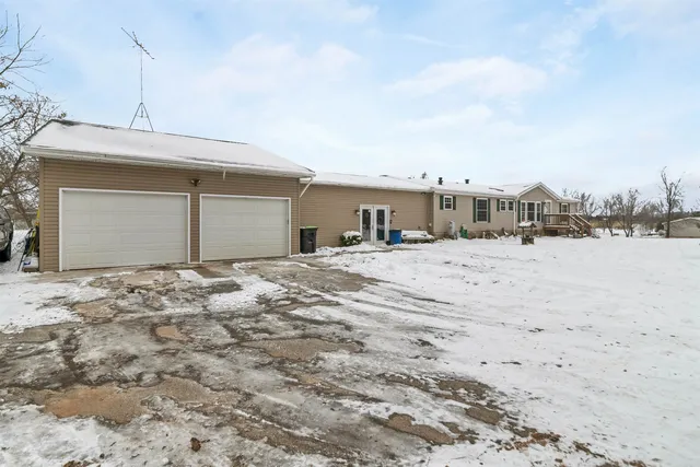 $284,900 | 8153 Gray Lake Road, Oconto Falls, WI 54154