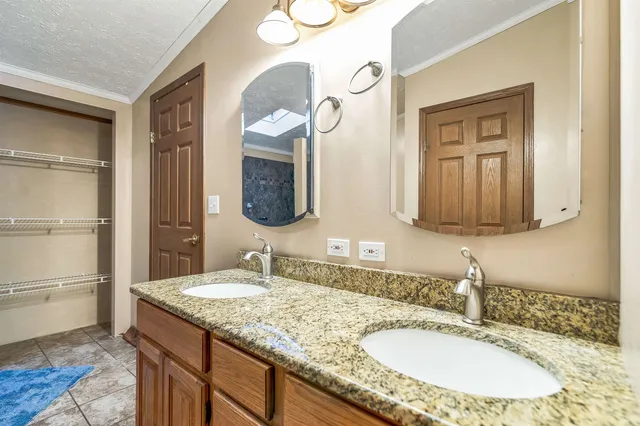 $284,900 | 8153 Gray Lake Road, Oconto Falls, WI 54154