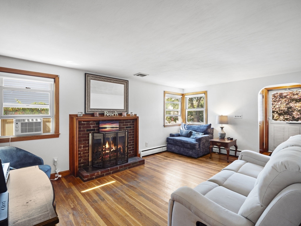 76 Keystone Street Boston, MA 02132 - Photo 5 of 39 Gallery Image 5