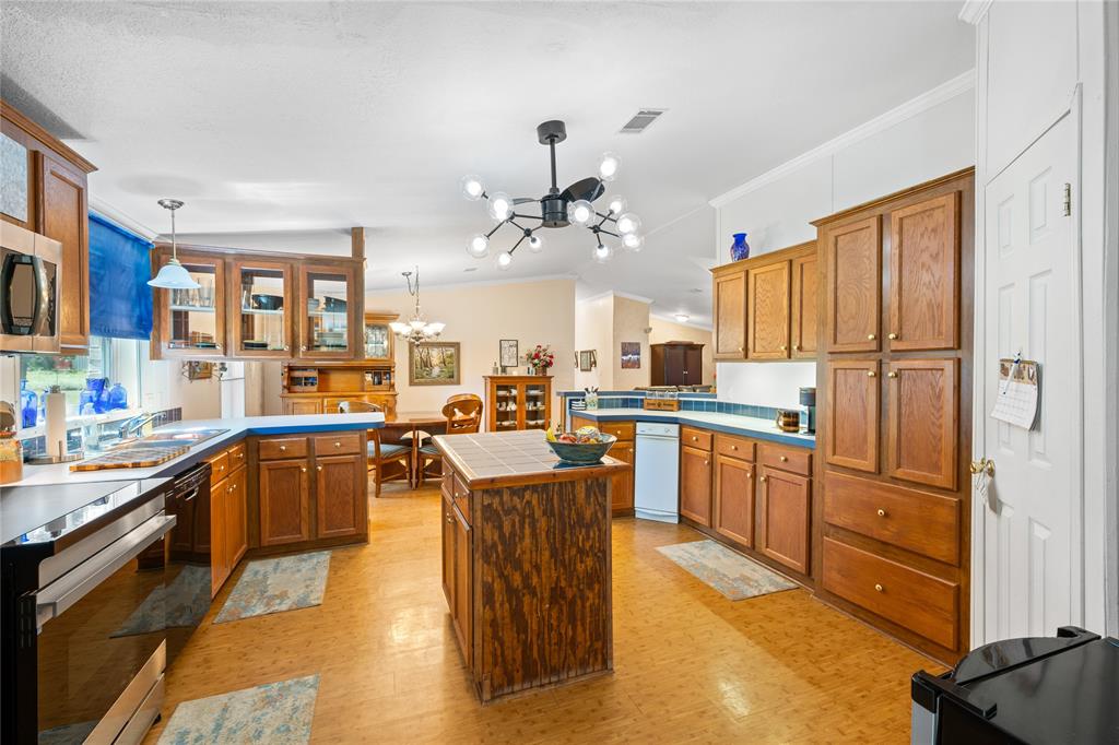 2022 Lamkin Road Mineral Wells, TX 76067 - Photo 20 of 35