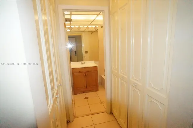 $1,300 | 3650 Inverrary Drive, Unit 1M, Lauderhill, FL 33319