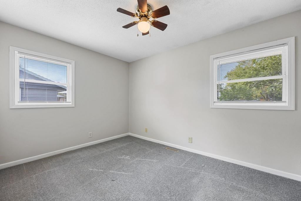 408 Hanover Road Southwest Cedar Rapids, IA 52404 - Photo 12 of 31 Gallery Image 12