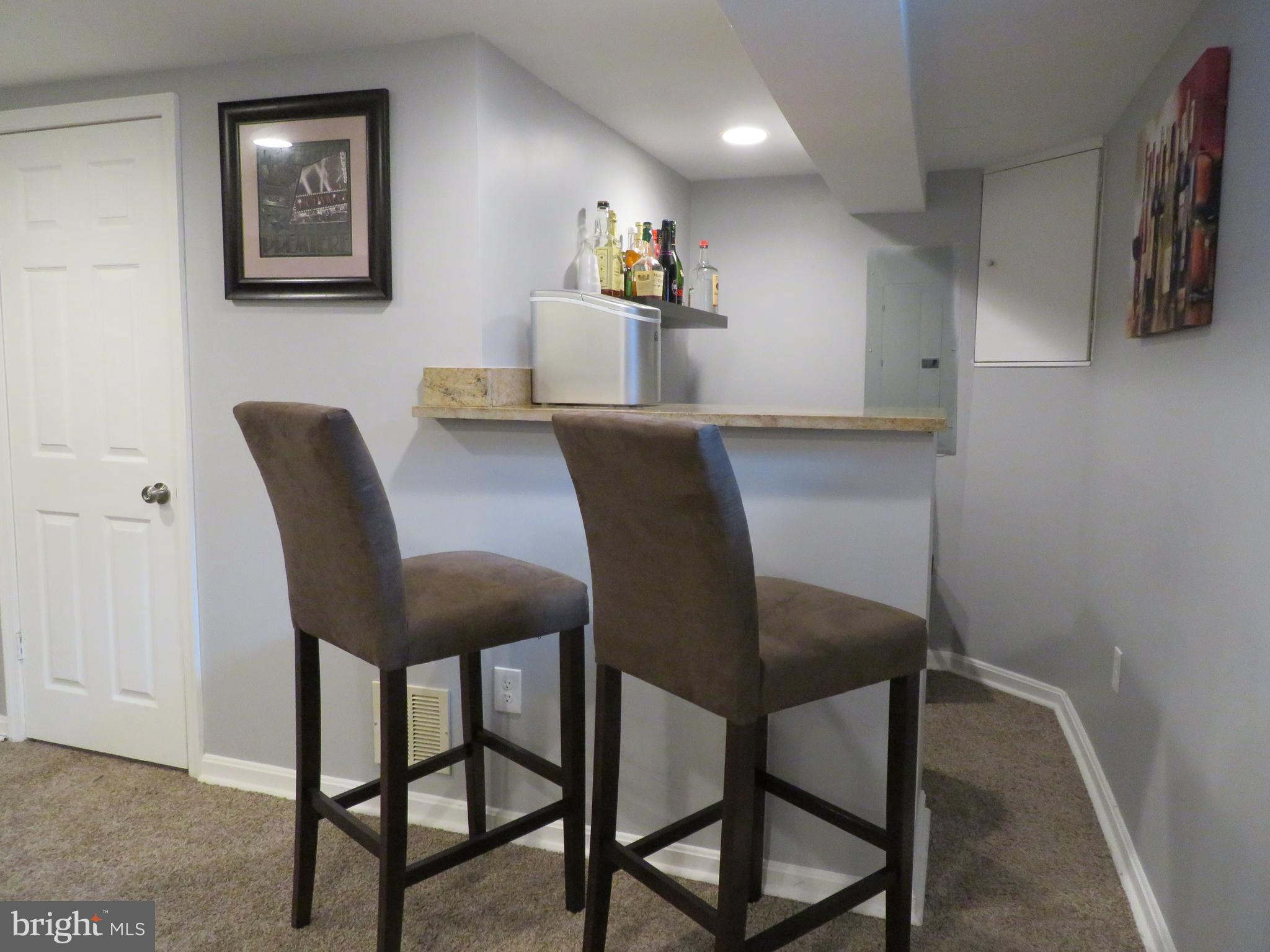 1628 Roundhill Road Baltimore, MD 21218 - Photo 22 of 24 Basement Bar