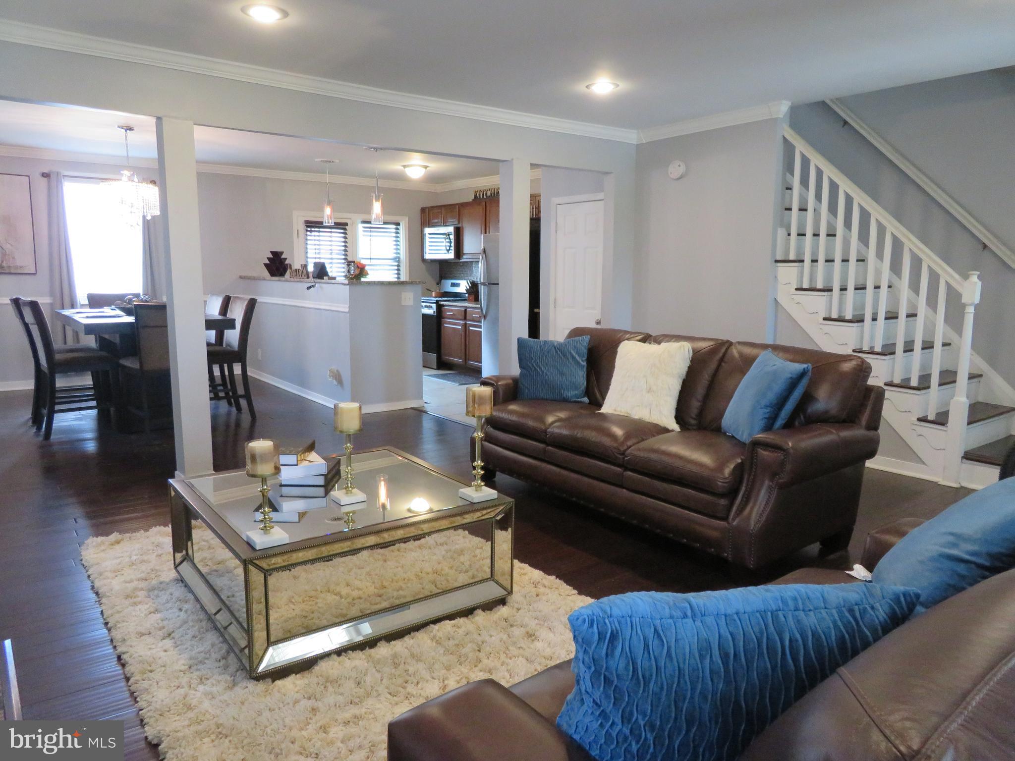 1628 Roundhill Road Baltimore, MD 21218 - Photo 6 of 24 Living Room