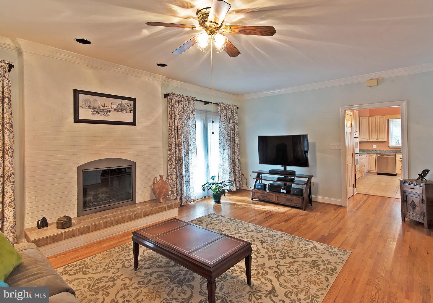 6767 Signal Hill Road Manassas, VA 20111 - Photo 6 of 62 Great Room / Family room