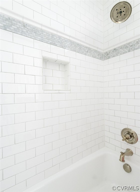 2921 Queenswood Road Midlothian, VA 23113 - Photo 31 of 41 a bathroom with a bathtub