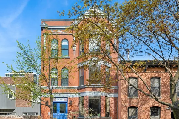 $4,500 | 1449 North North Park Avenue, Unit 1, Chicago, IL 60610