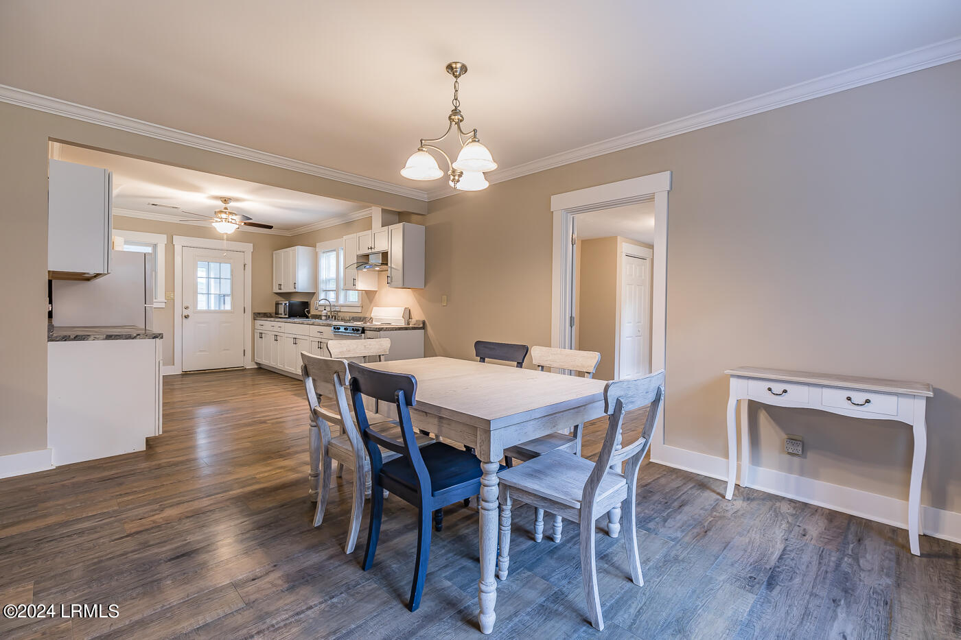 1054 Great Swamp Road Ridgeland, SC 29936 - Photo 11 of 36 11 Dining