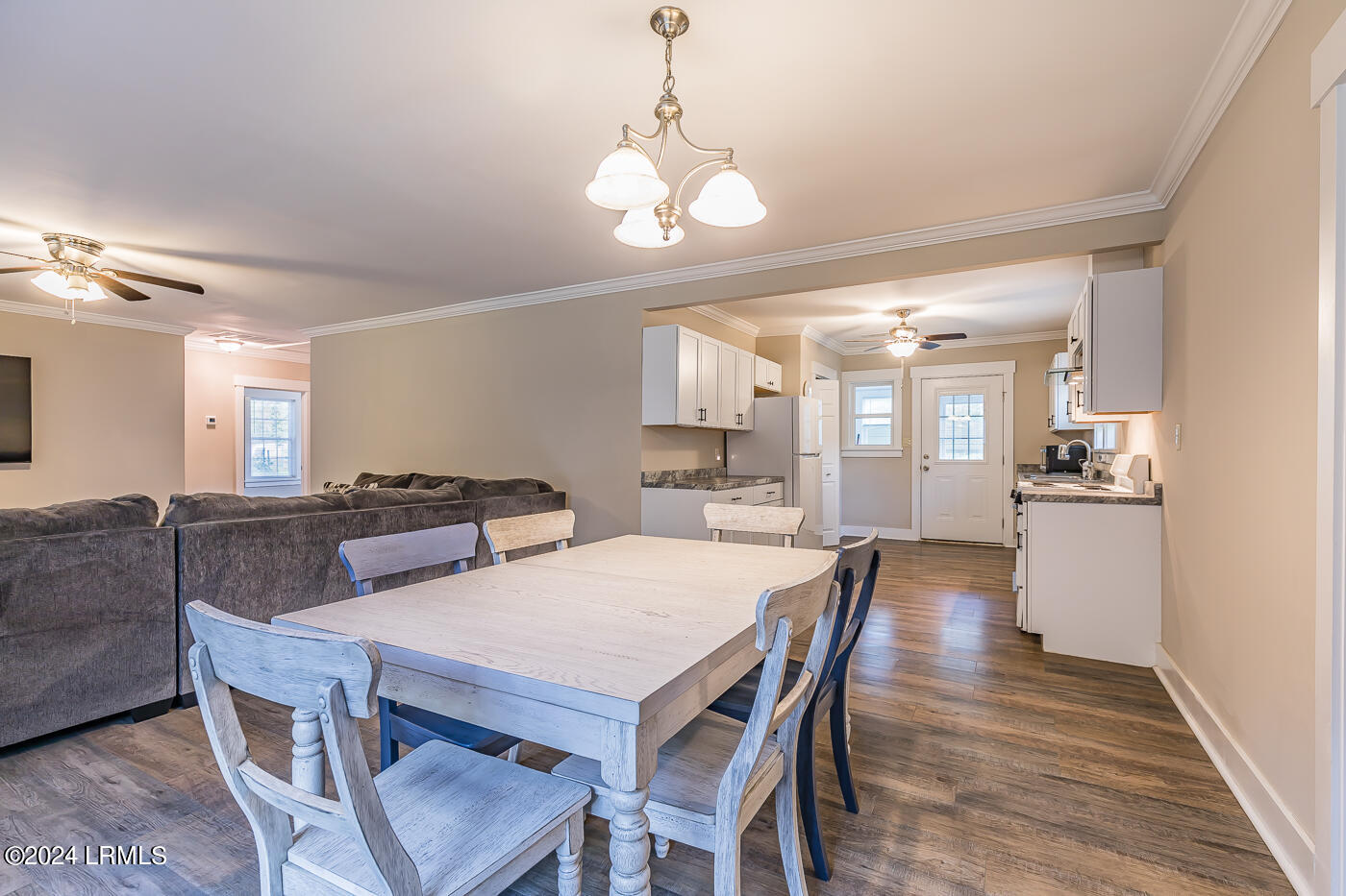 1054 Great Swamp Road Ridgeland, SC 29936 - Photo 12 of 36 12 Dining