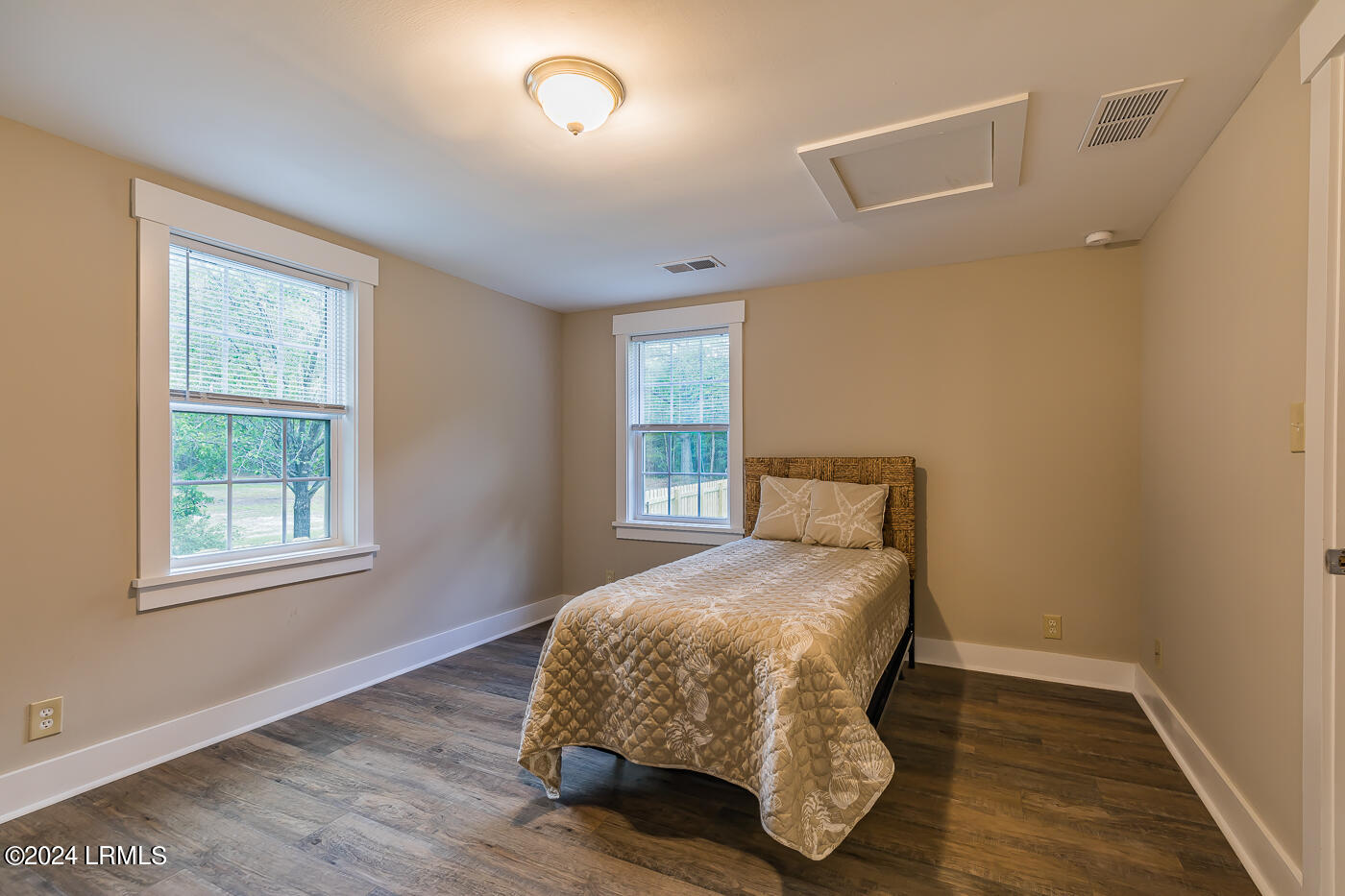 1054 Great Swamp Road Ridgeland, SC 29936 - Photo 18 of 36 18 Primary suite