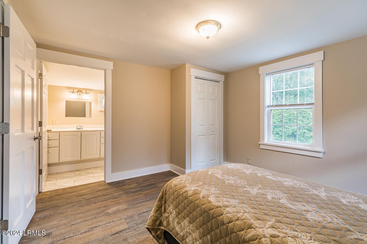 1054 Great Swamp Road Ridgeland, SC 29936 - Photo 21 of 36 23 Primary suite