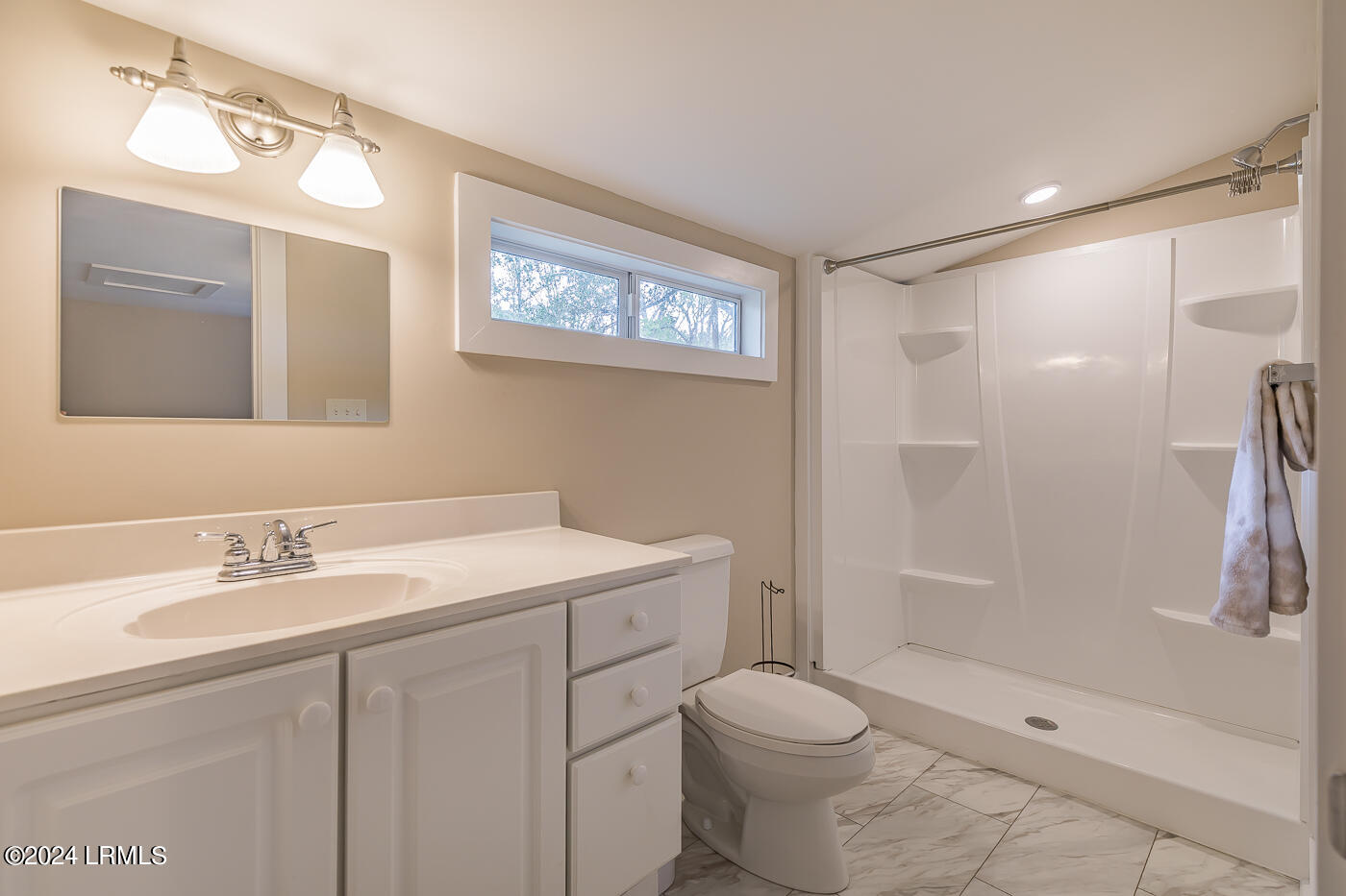 1054 Great Swamp Road Ridgeland, SC 29936 - Photo 22 of 36 24 Primary bath