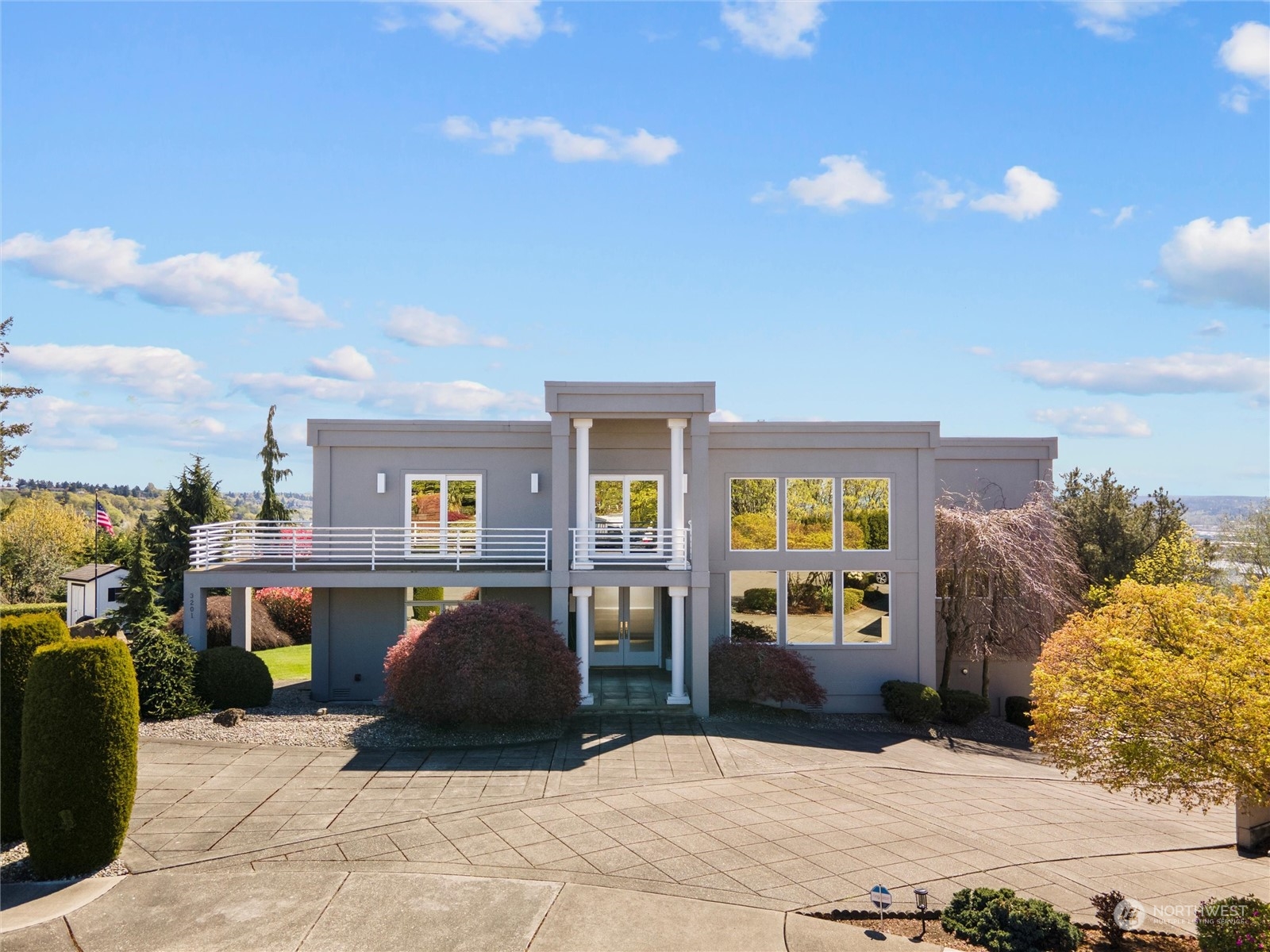 3201 Loma Ct Northeast