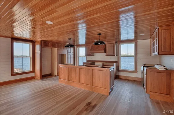 $3,995,000 | 48920 Sport, Alexandria Bay, NY 13607