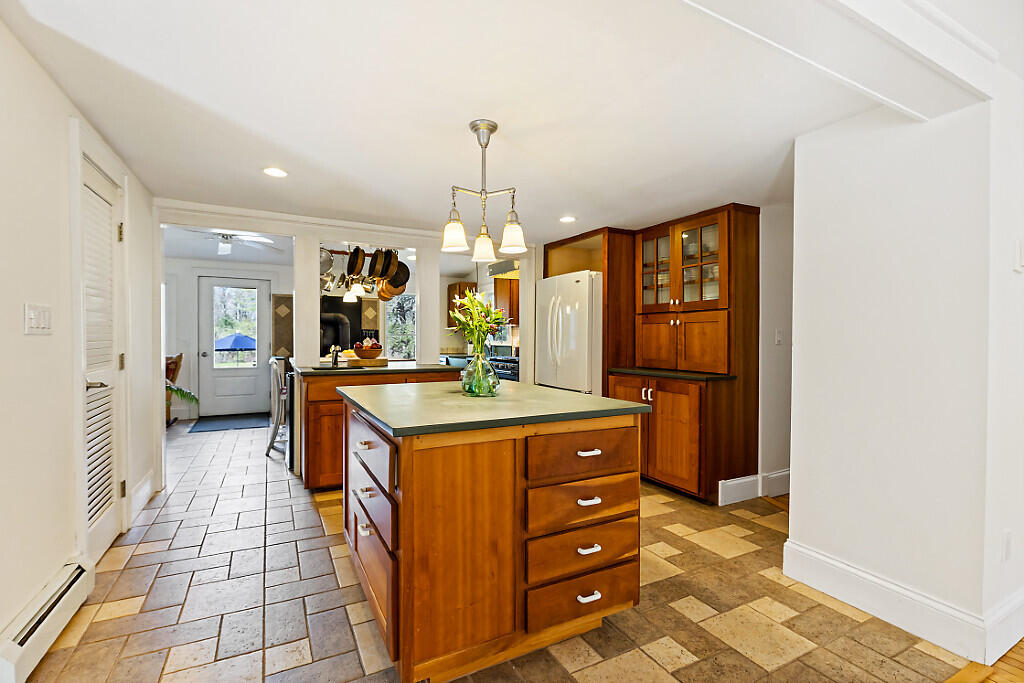183 Mountain Road Falmouth, ME 04105 - Photo 6 of 65 76_BP5A0481_DxO_mls
