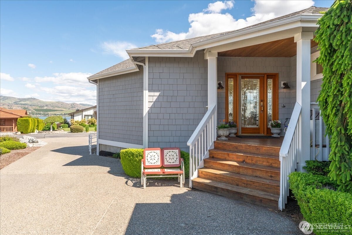 129 Chelan View Drive Manson, WA 98831 - Photo 7 of 40