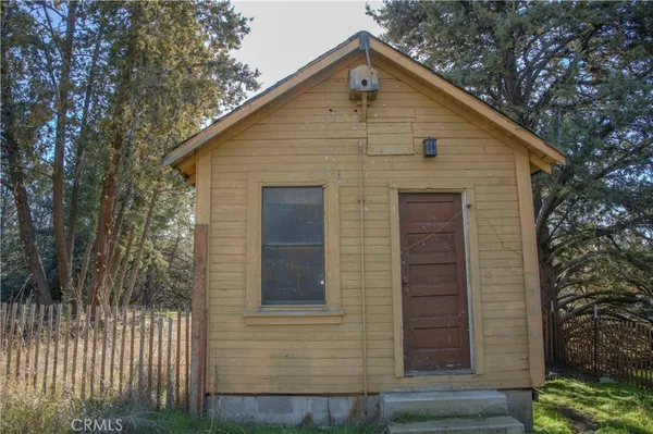 a view of a storage & utility room