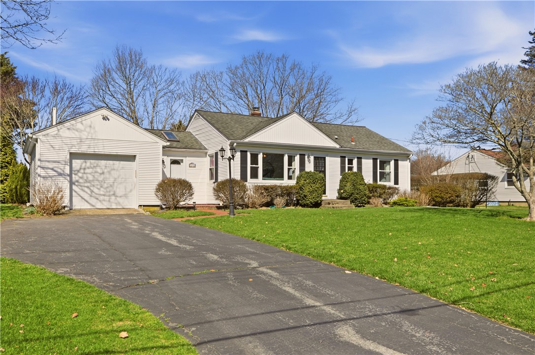 415 Wapping Road Portsmouth, RI 02871 - Photo 3 of 43