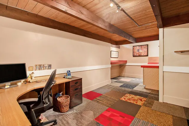 $535,000 | 700 Marlawn Drive, Manistee, MI 49660