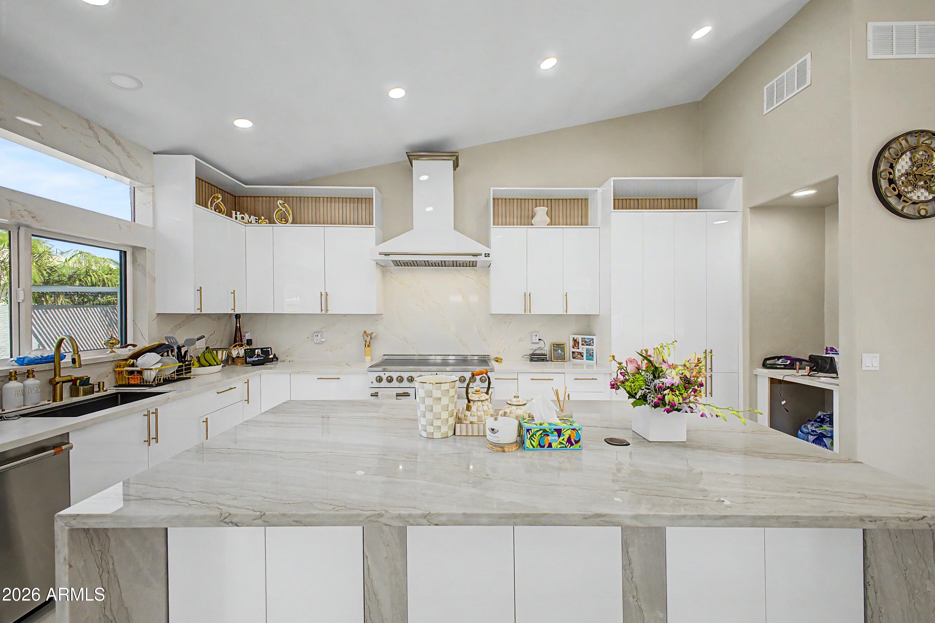 1732 West Commerce Avenue Gilbert, AZ 85233 - Photo 5 of 37