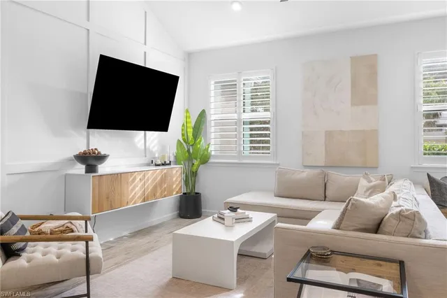 $3,700 | 4714 Arboretum Circle, Unit 102, Naples, FL 34112